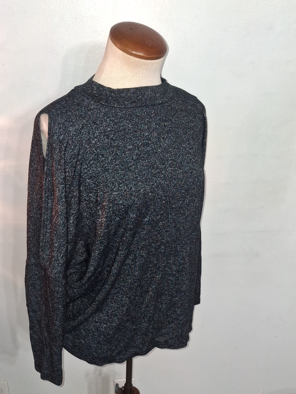 Acemi/ Charcoal- Cold-Shoulder Long Sleeve Top- W Sz Medium